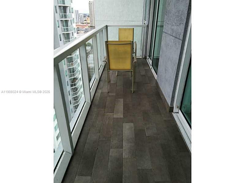 VIZCAYNE - Residential Lease