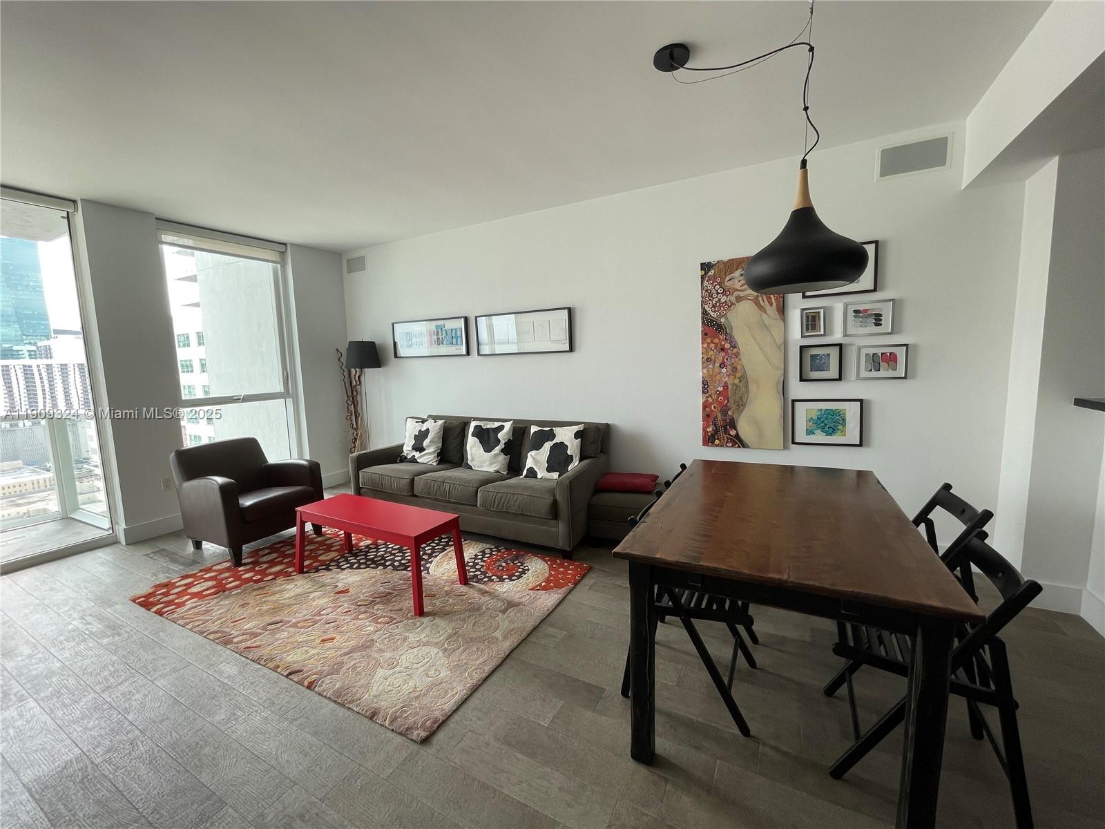 VIZCAYNE - Residential Lease