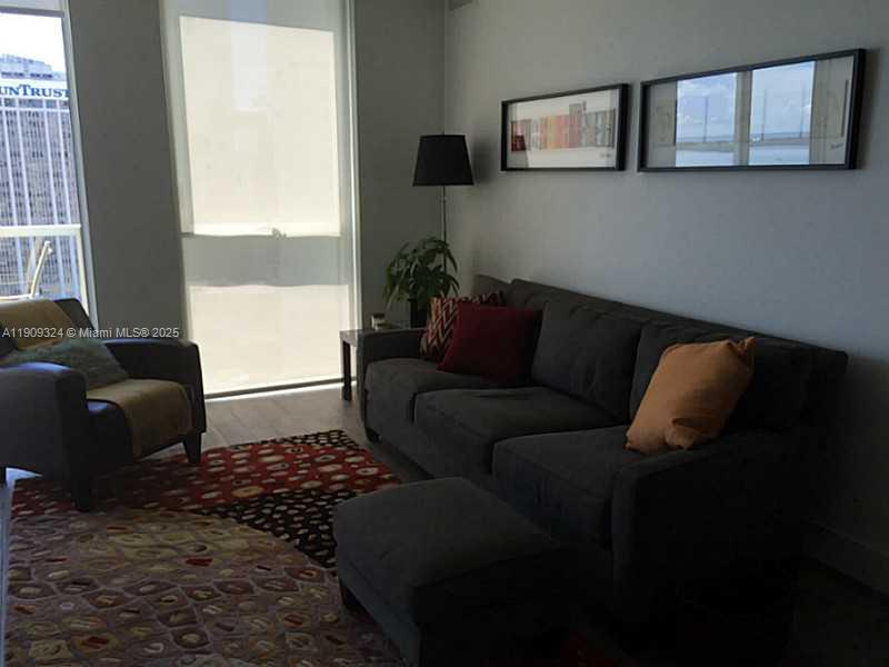 VIZCAYNE - Residential Lease