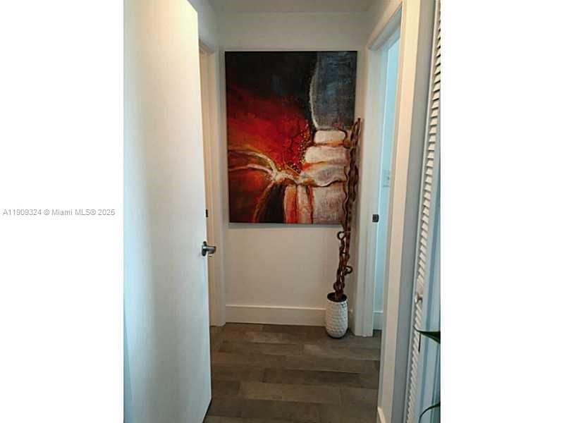 VIZCAYNE - Residential Lease