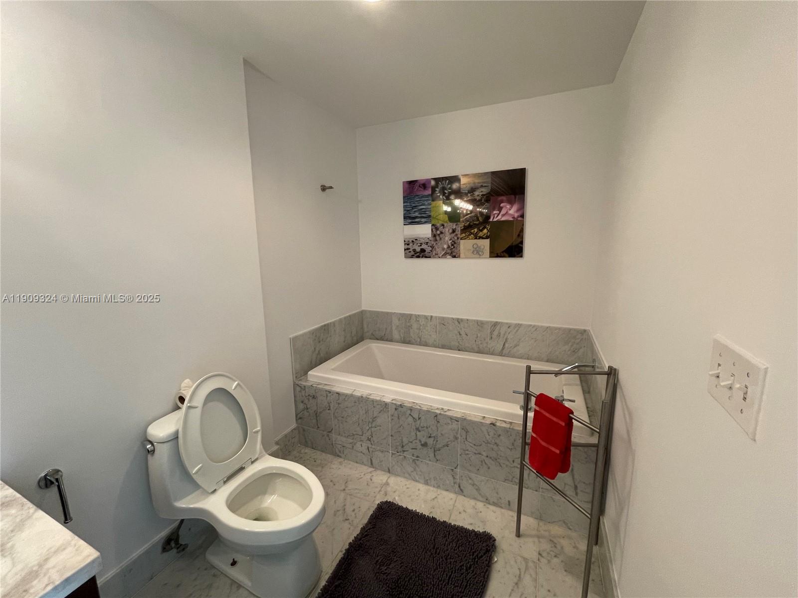 VIZCAYNE - Residential Lease