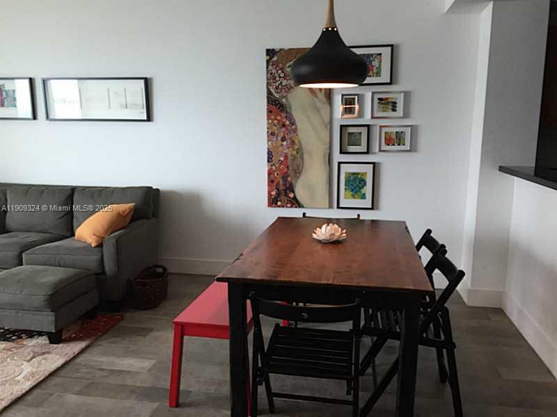 VIZCAYNE - Residential Lease