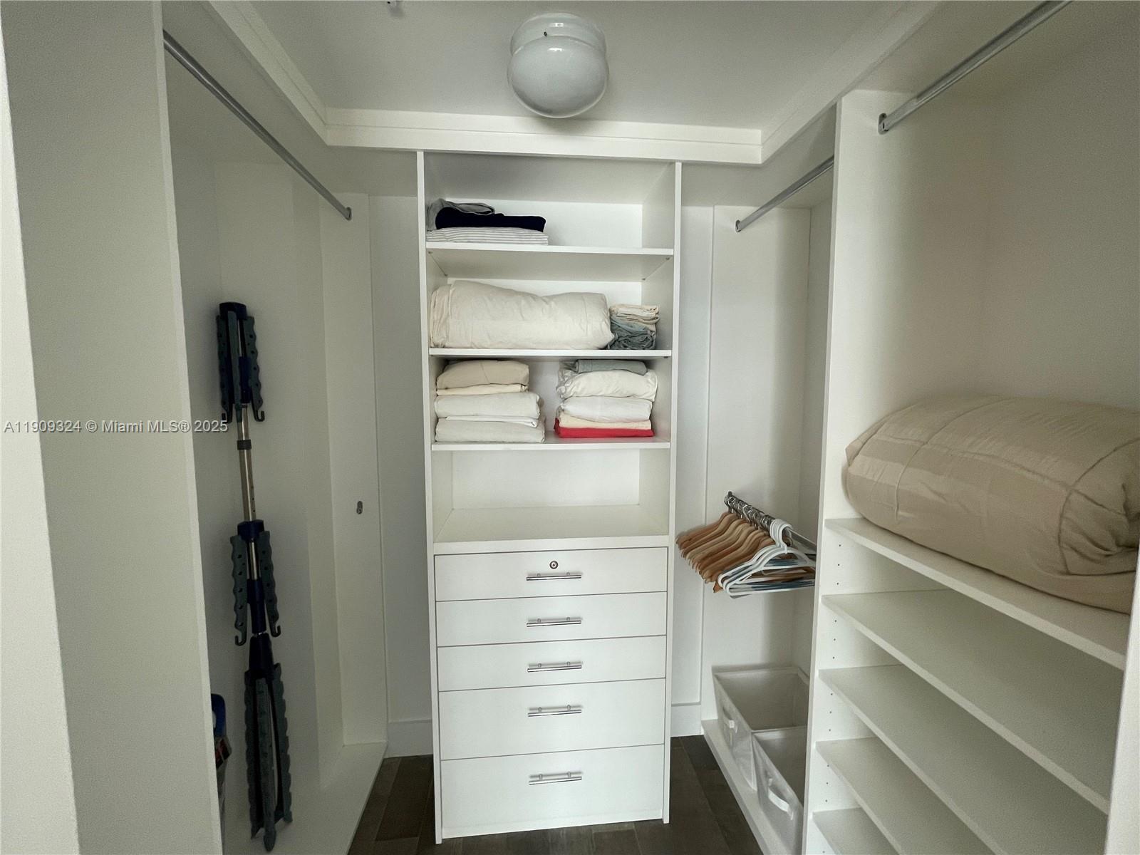 VIZCAYNE - Residential Lease