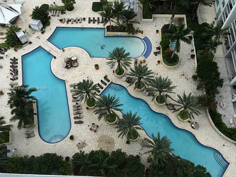 VIZCAYNE - Residential Lease