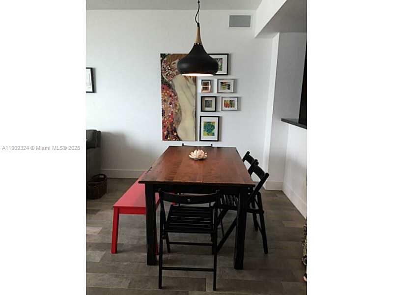 VIZCAYNE - Residential Lease