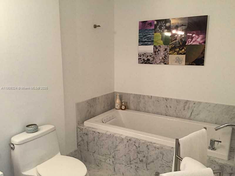 VIZCAYNE - Residential Lease