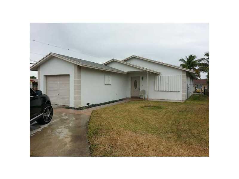 CALL AGENT FOR APPOINTMENT!!! Four bedrooms home in a quiet neighborhood close to I-95, shopping and dining. Home features very spacious on a large corner / Cul-de-sac fenced lot. Tile flooring, fenced backyard and covered front porch. NO SMOKERS PLEASE. Application Fee is PER PERSON IF NOT MARRIED. Driveway park 4 cars