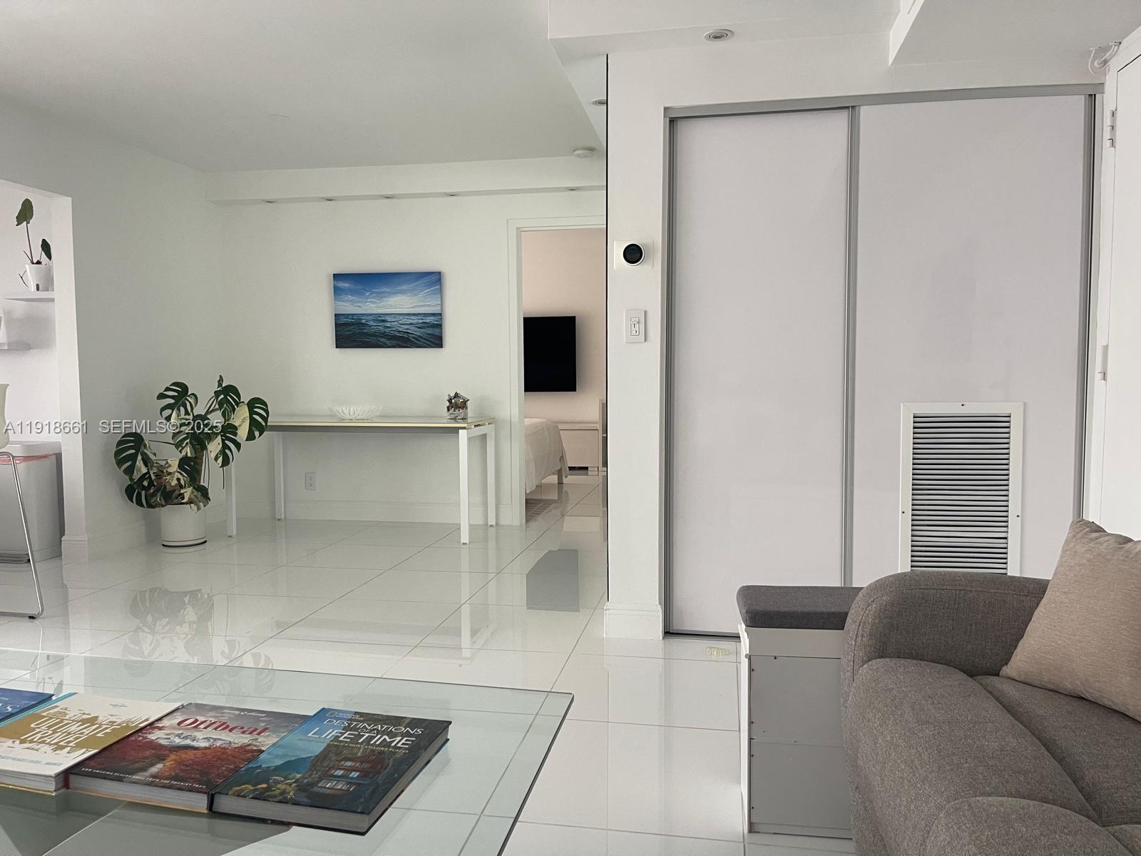 PLAZA OF AMERICAS CONDO P - Residential