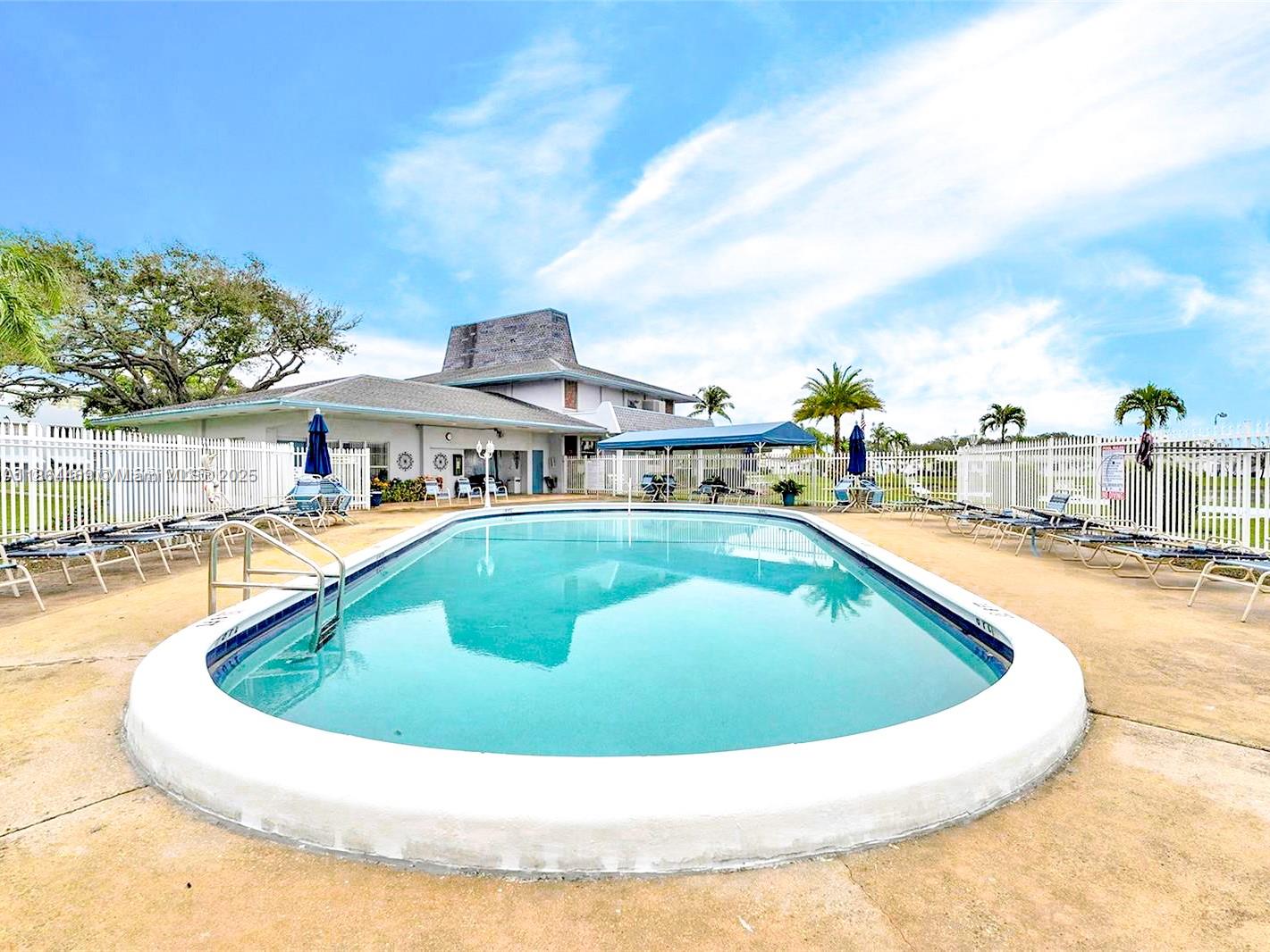 Sheridan Lakes Condo Apts - Residential