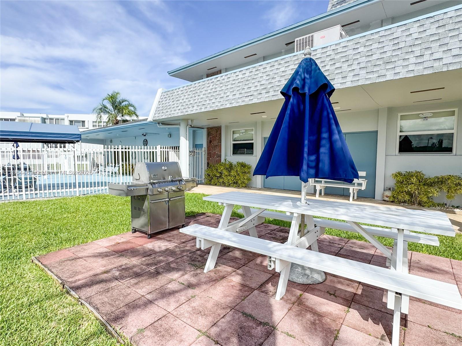 Sheridan Lakes Condo Apts - Residential