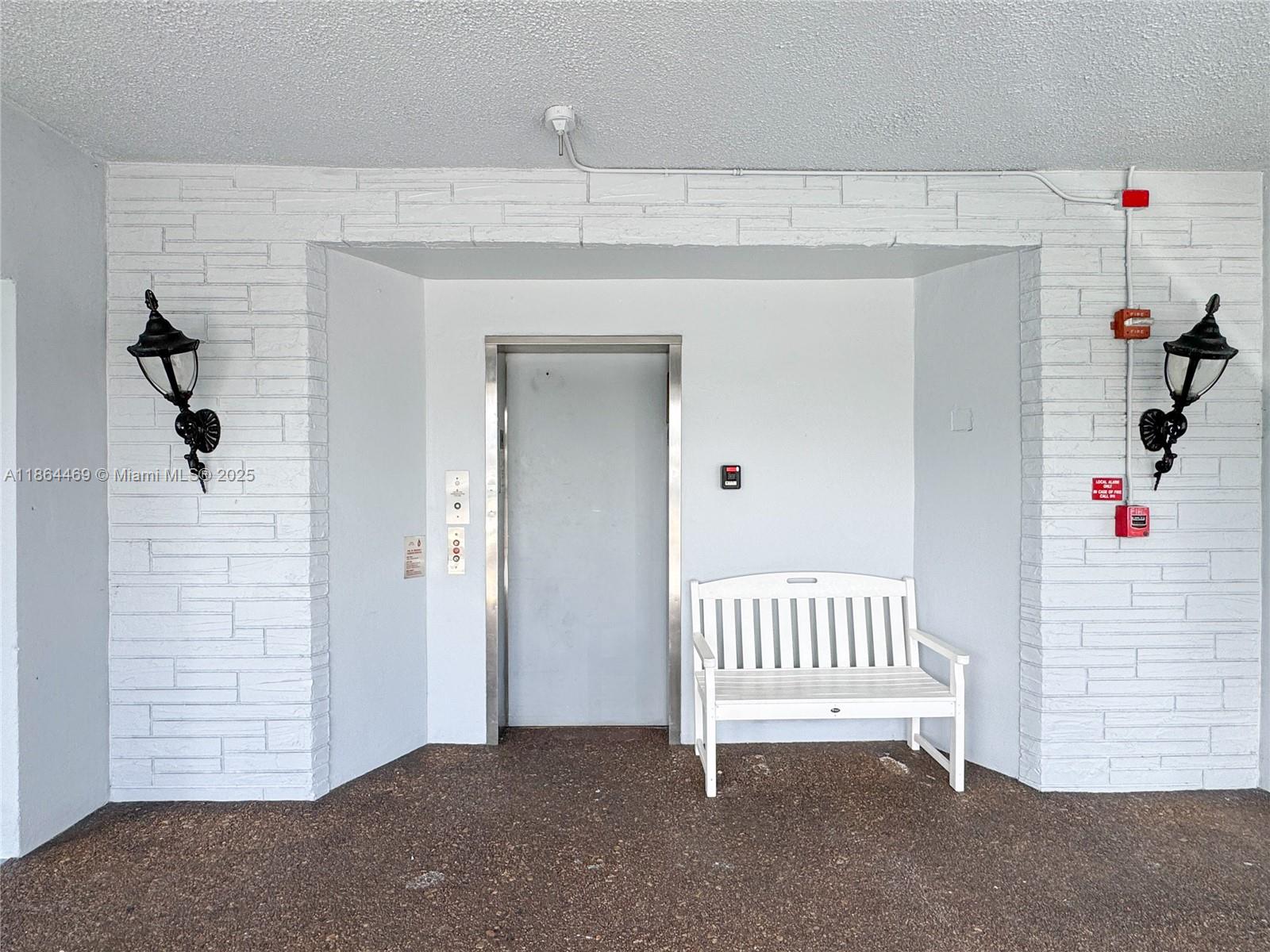 2300 Park Ln 105