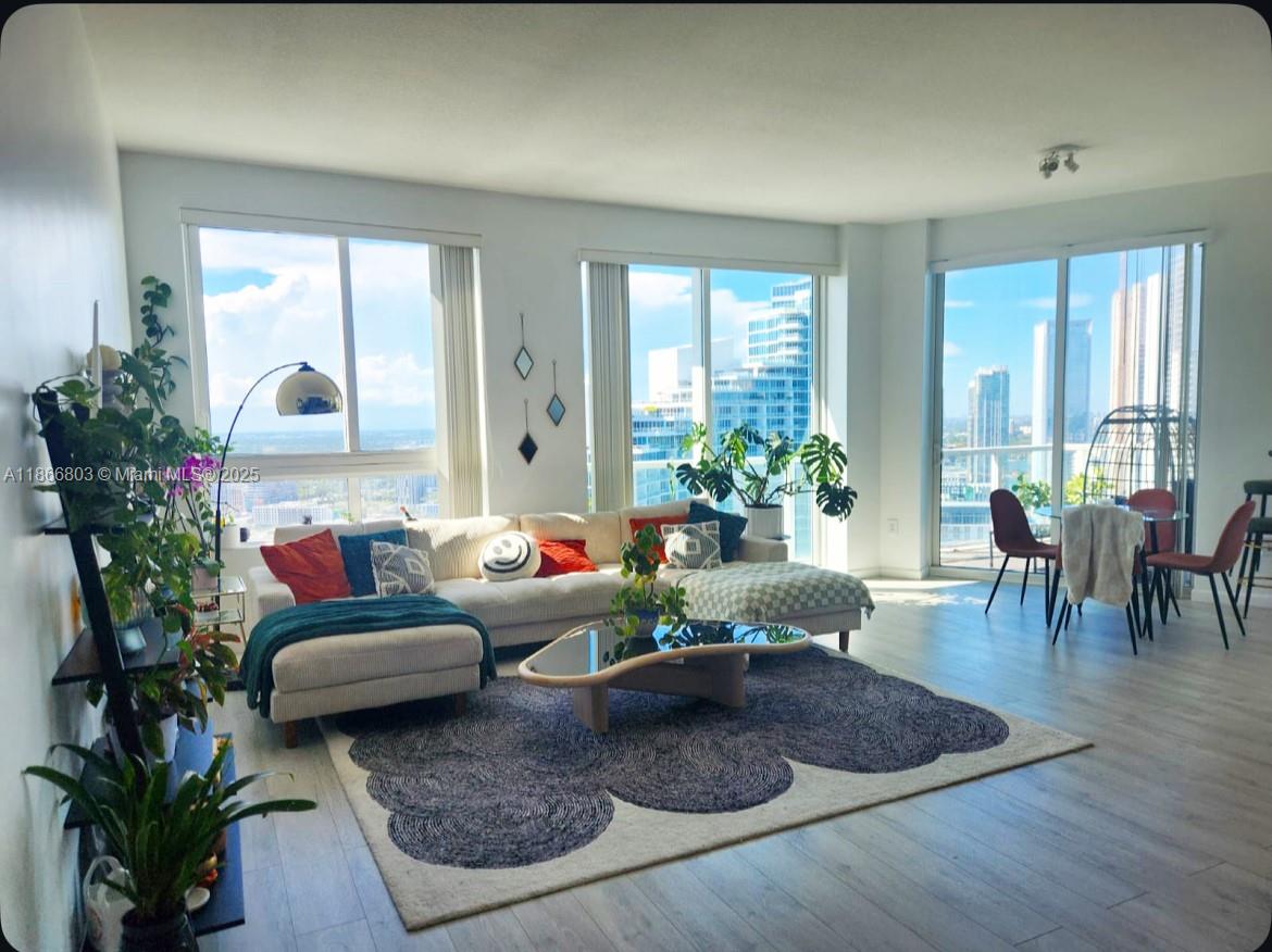 QUANTUM ON THE BAY CONDO - Residential Lease
