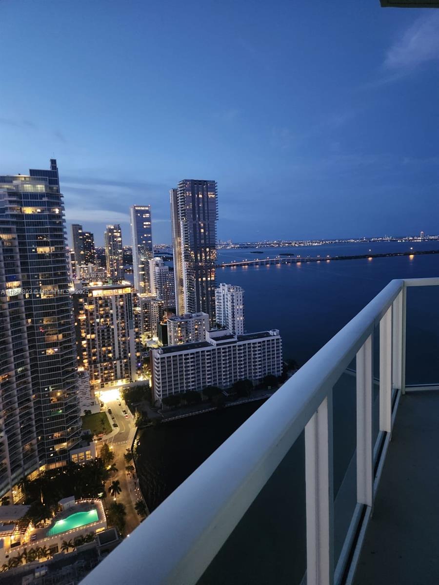 1900 N Bayshore Dr 4112