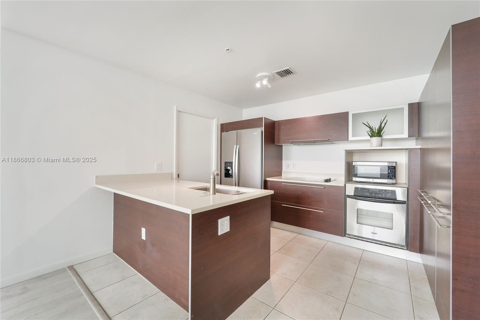 QUANTUM ON THE BAY CONDO - Residential Lease