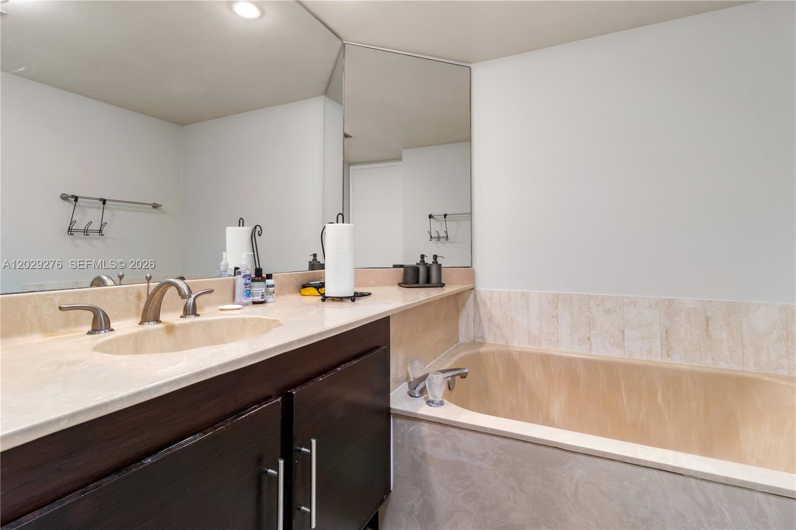 VENETIA CONDO - Residential