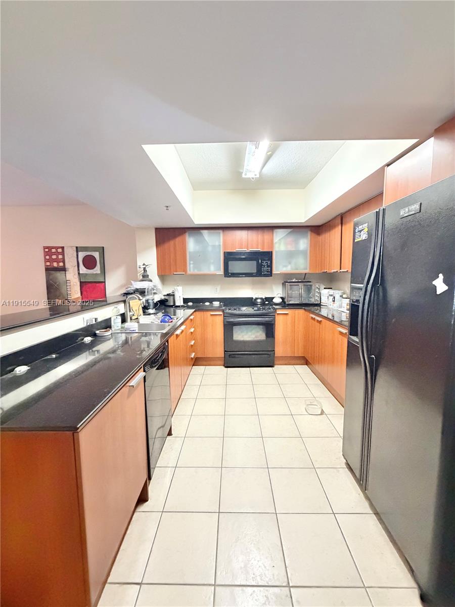 LA PERLA CONDO - Residential