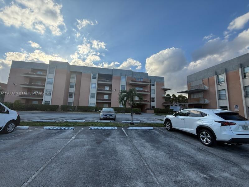 LAKEVIEW GARDENS AT MIAMI - Residential Lease