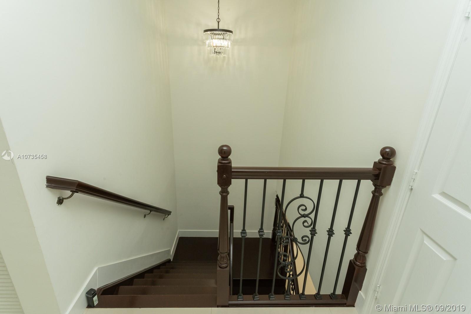 TWIN LAKE SHORES EAST - Residential Lease