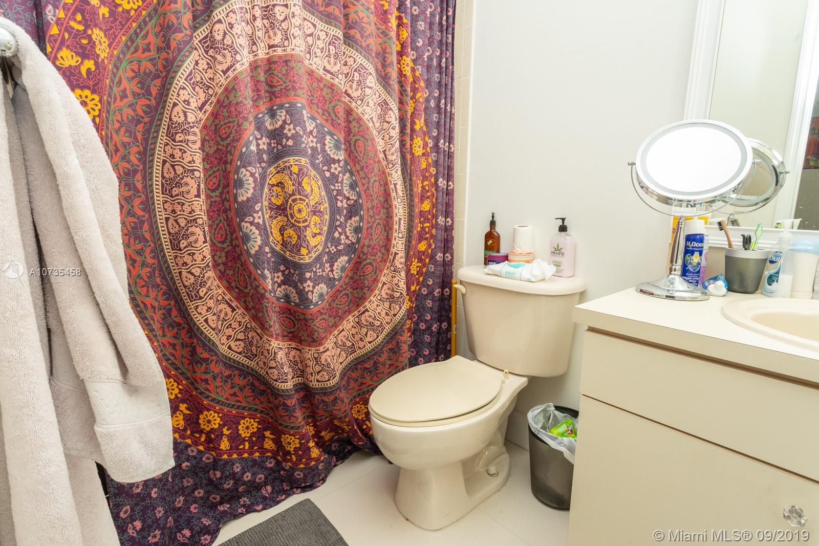 TWIN LAKE SHORES EAST - Residential Lease