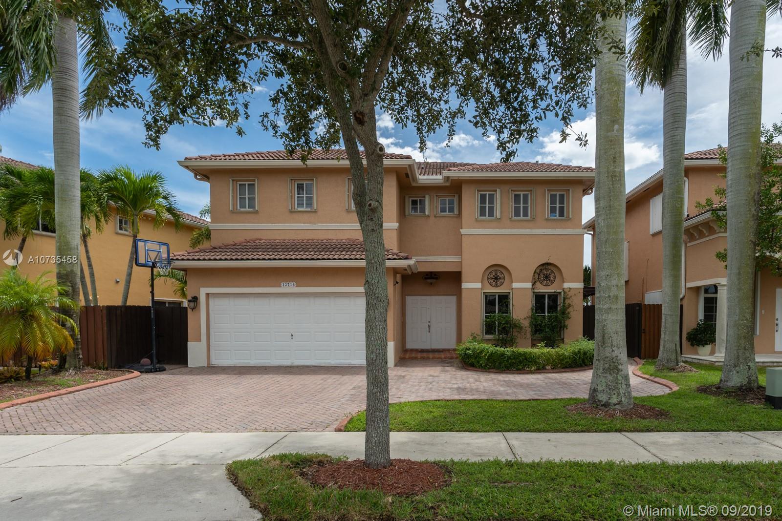 TWIN LAKE SHORES EAST - Residential Lease