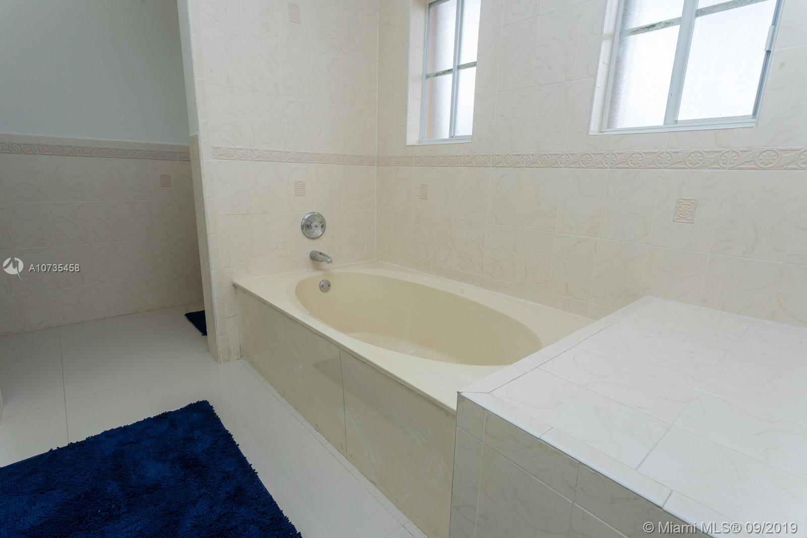 TWIN LAKE SHORES EAST - Residential Lease