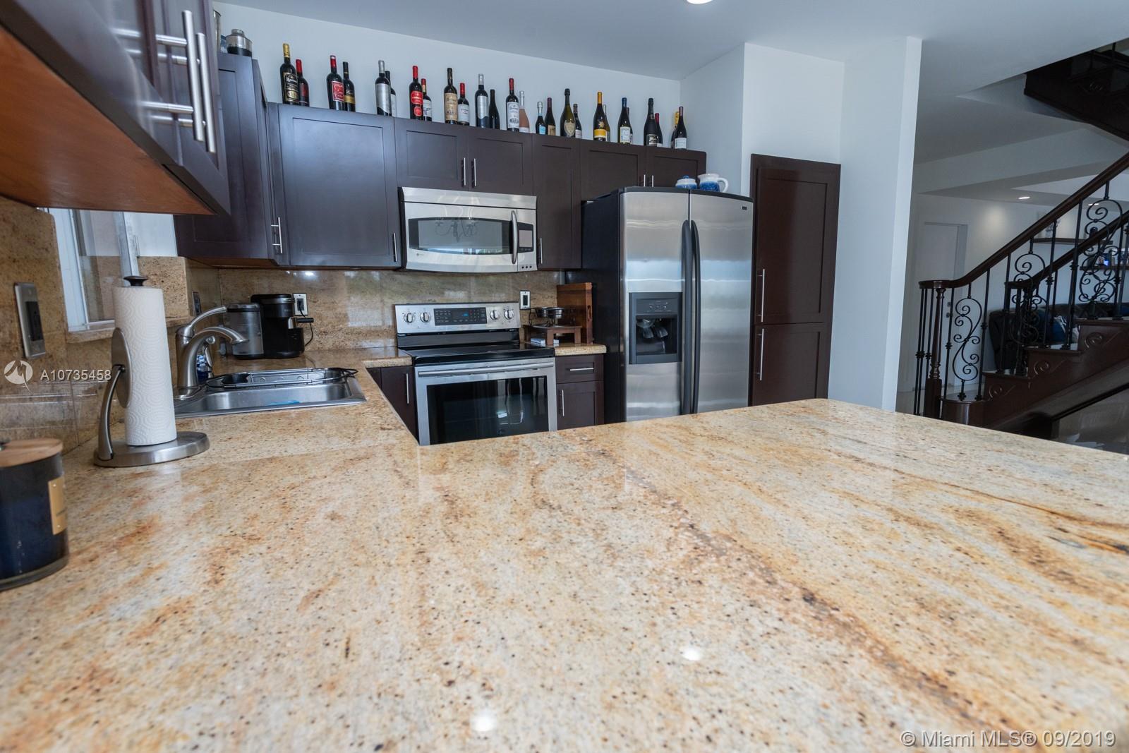 TWIN LAKE SHORES EAST - Residential Lease