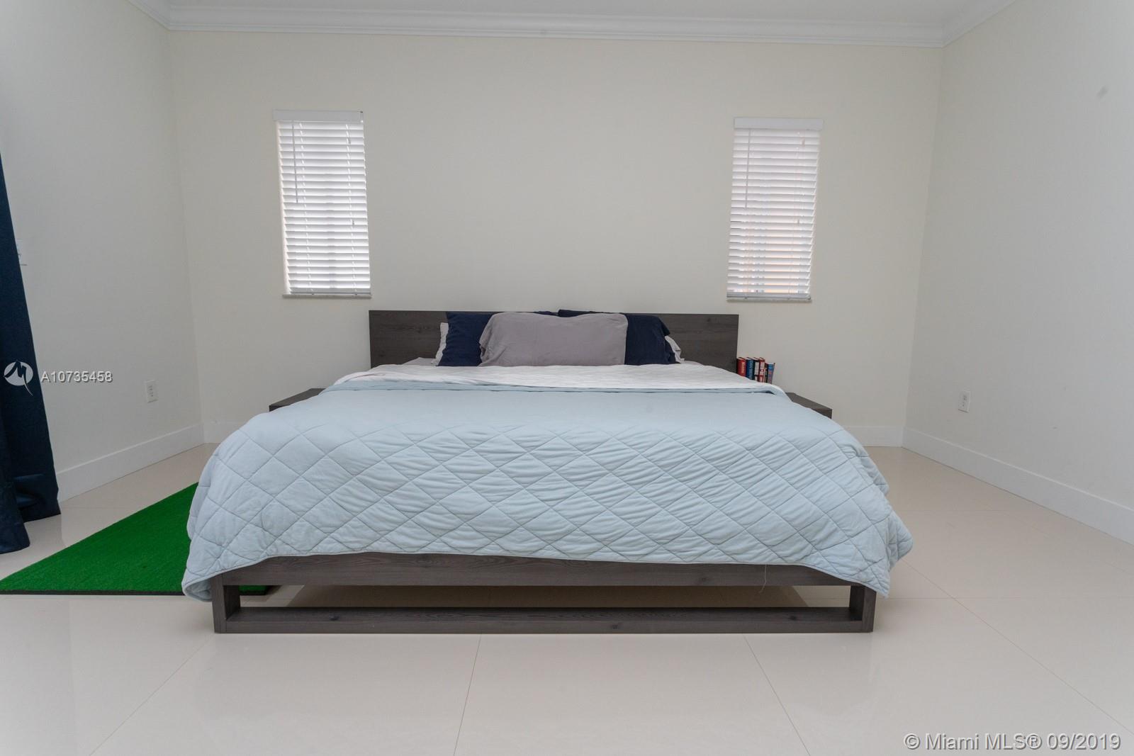 TWIN LAKE SHORES EAST - Residential Lease