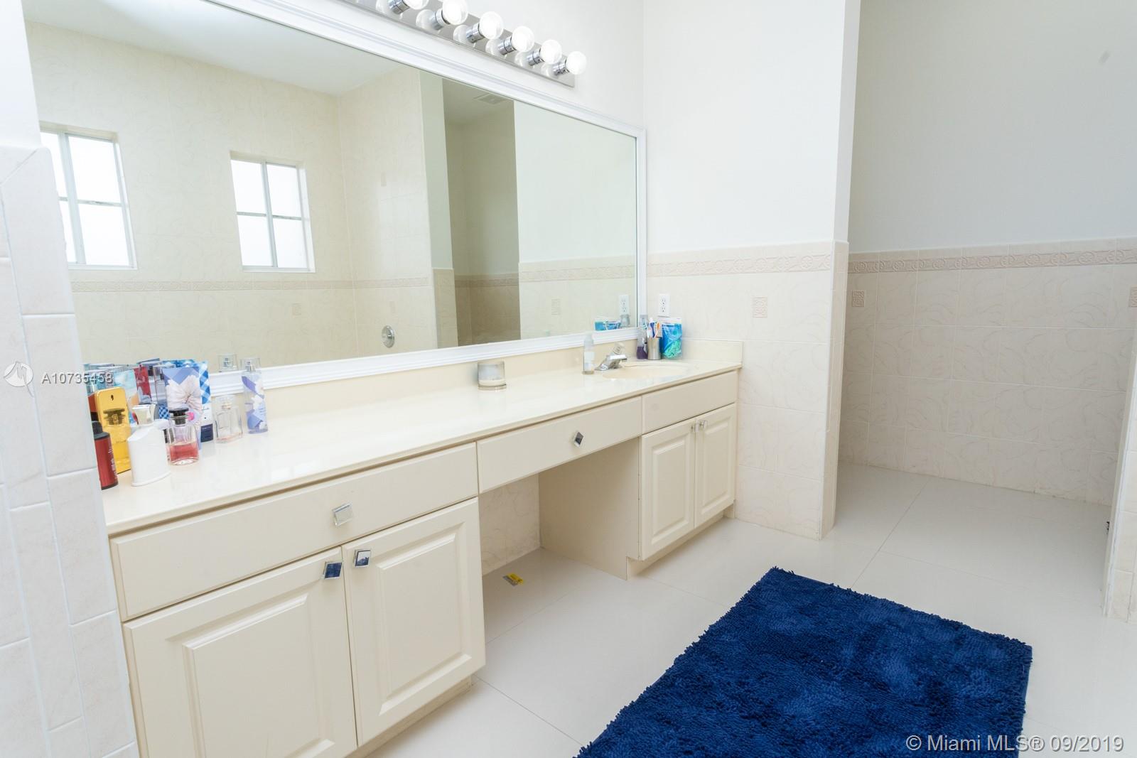 TWIN LAKE SHORES EAST - Residential Lease