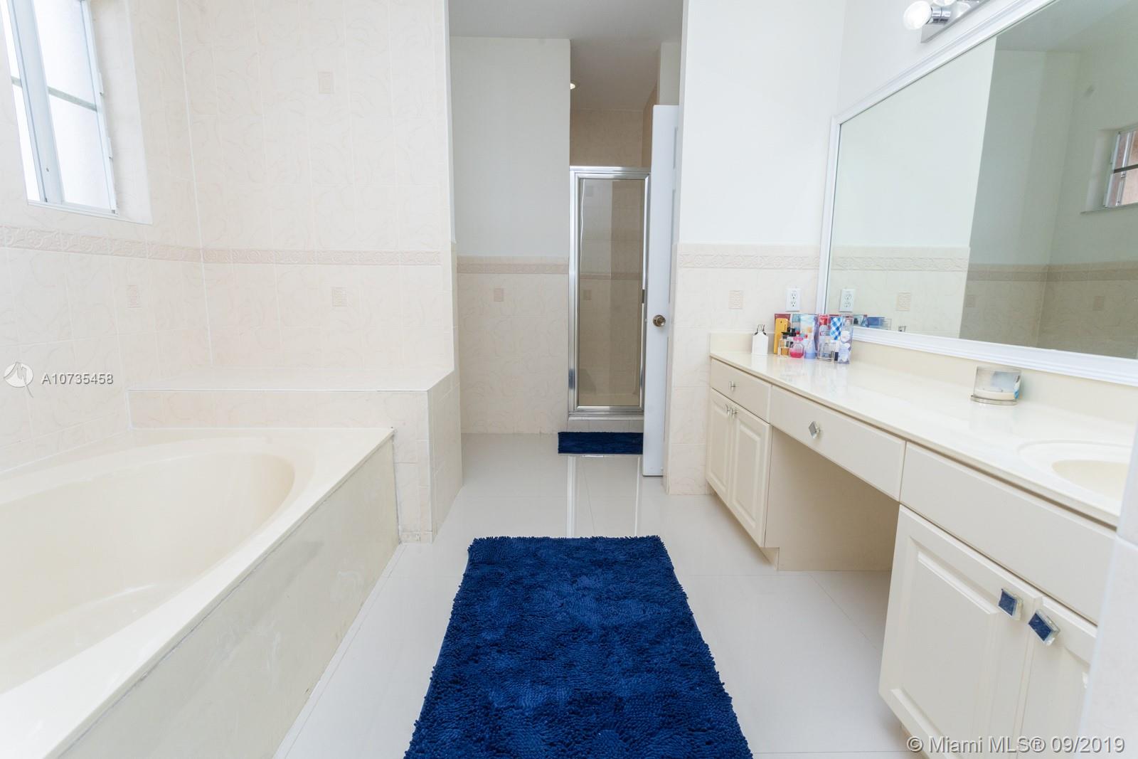 TWIN LAKE SHORES EAST - Residential Lease