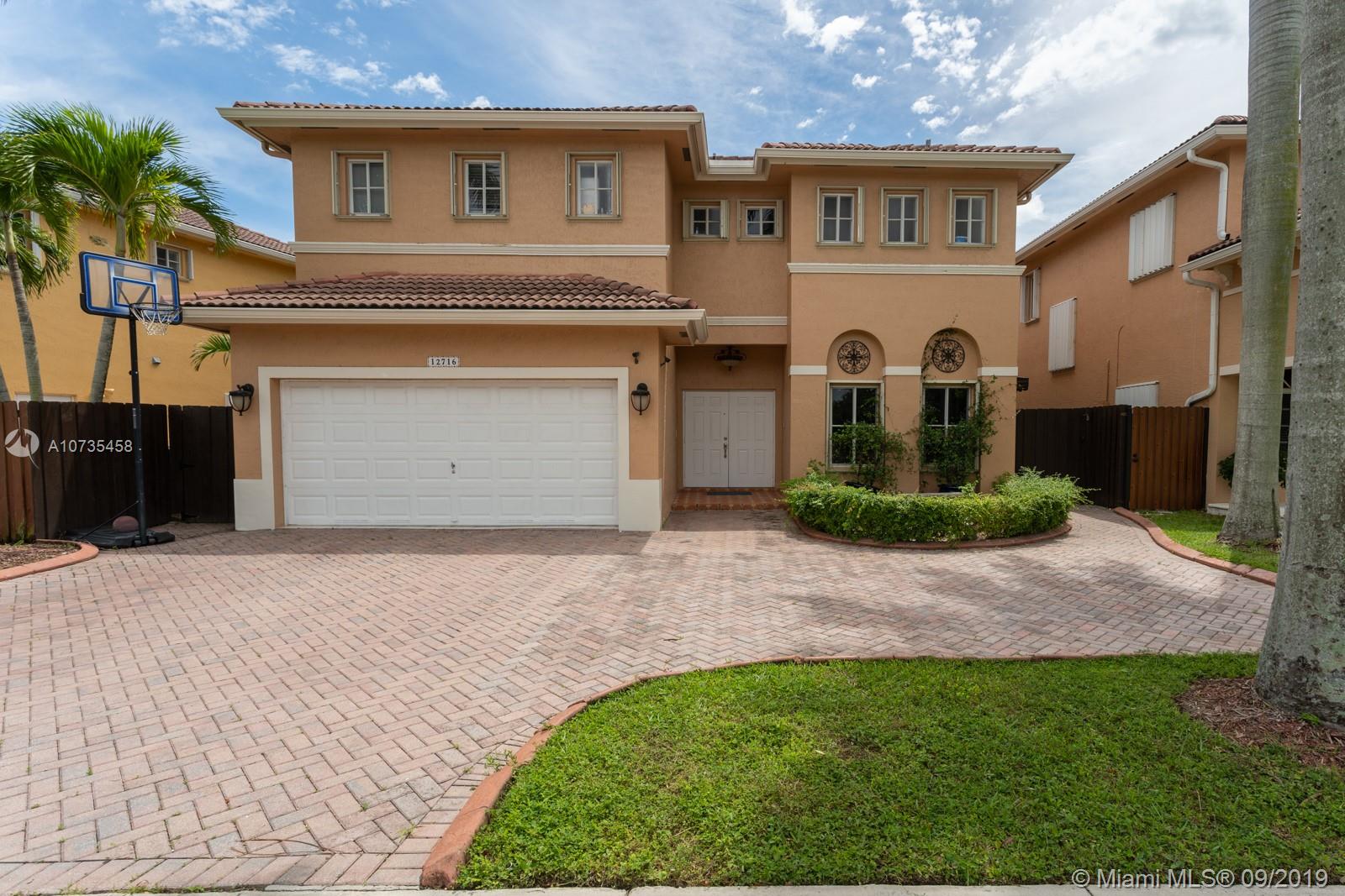 TWIN LAKE SHORES EAST - Residential Lease