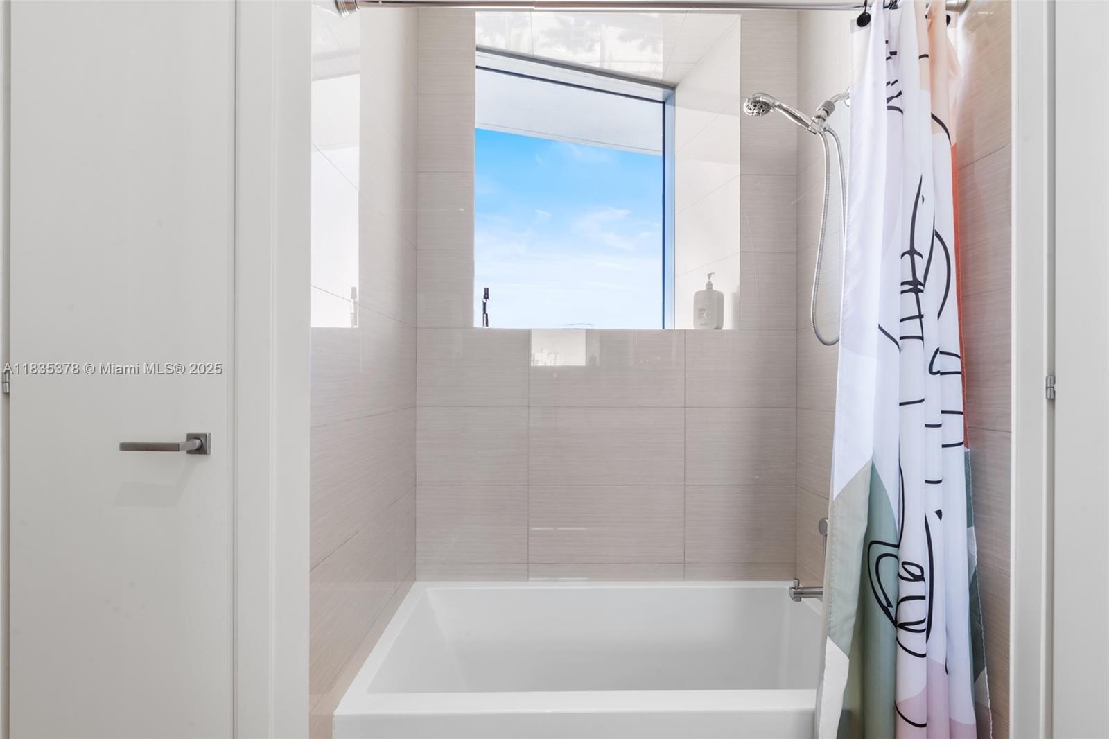 Echo Aventura - Residential