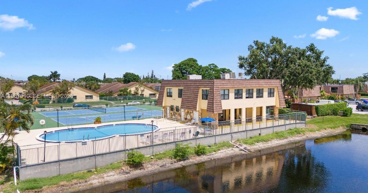 SPRINGDALE HOMES - Residential