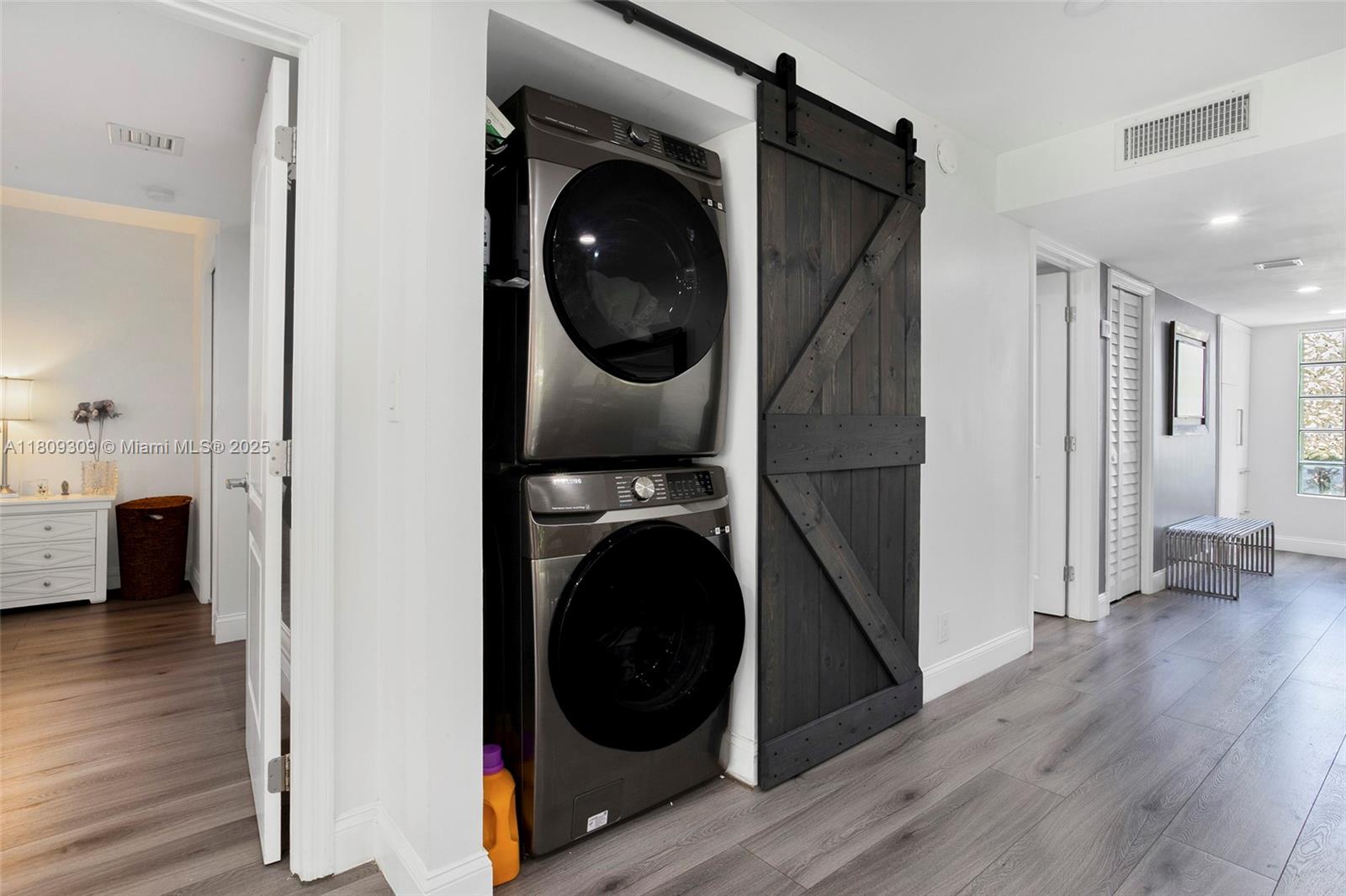 RACQUET CLUB APARTMENTS A - Residential Lease