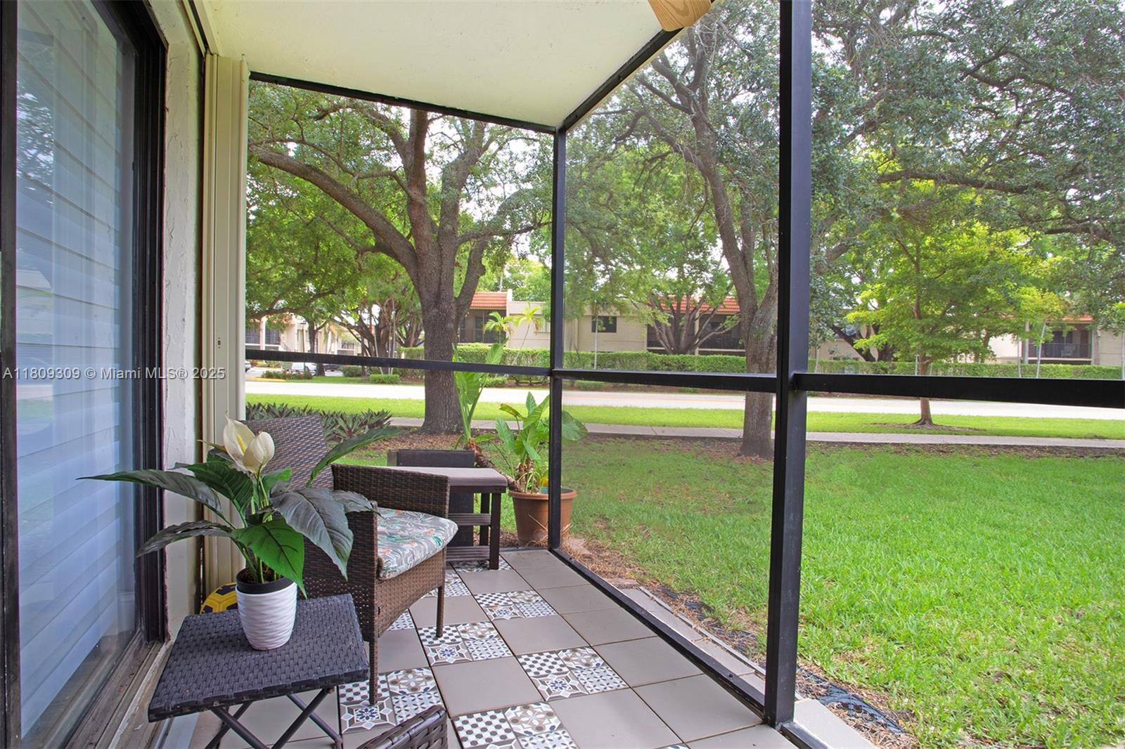 RACQUET CLUB APARTMENTS A - Residential Lease