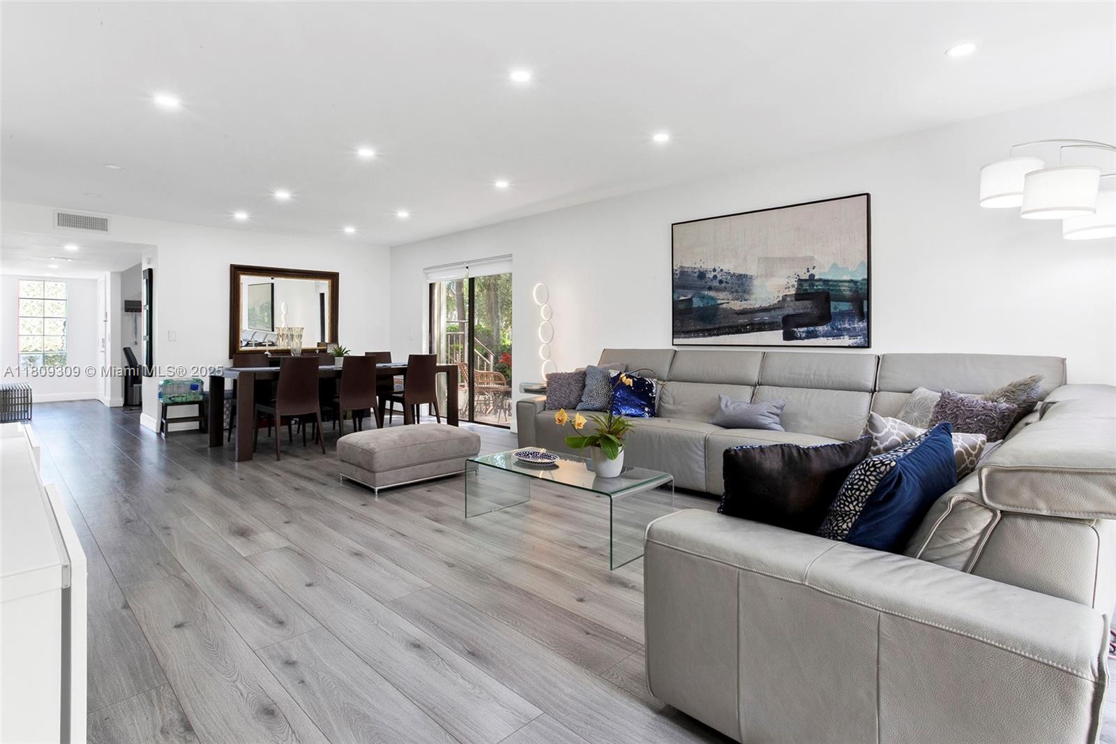 RACQUET CLUB APARTMENTS A - Residential Lease