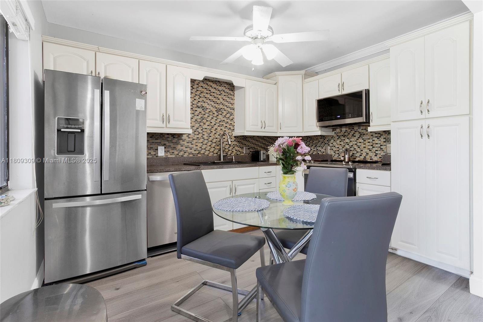 RACQUET CLUB APARTMENTS A - Residential Lease