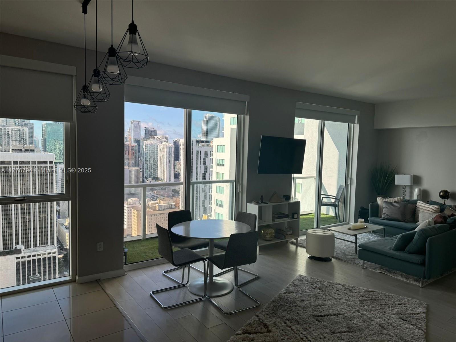 VIZCAYNE NORTH CONDO - Residential Lease