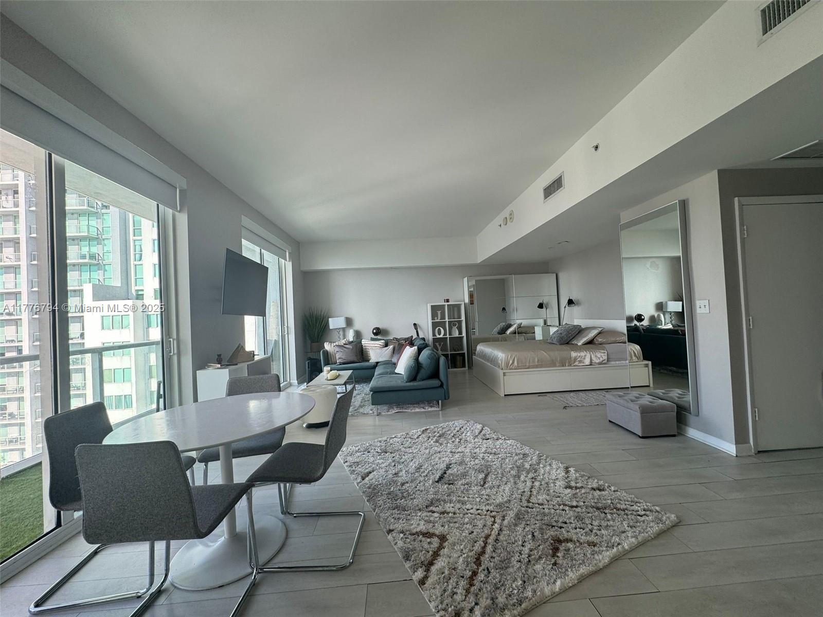 VIZCAYNE NORTH CONDO - Residential Lease