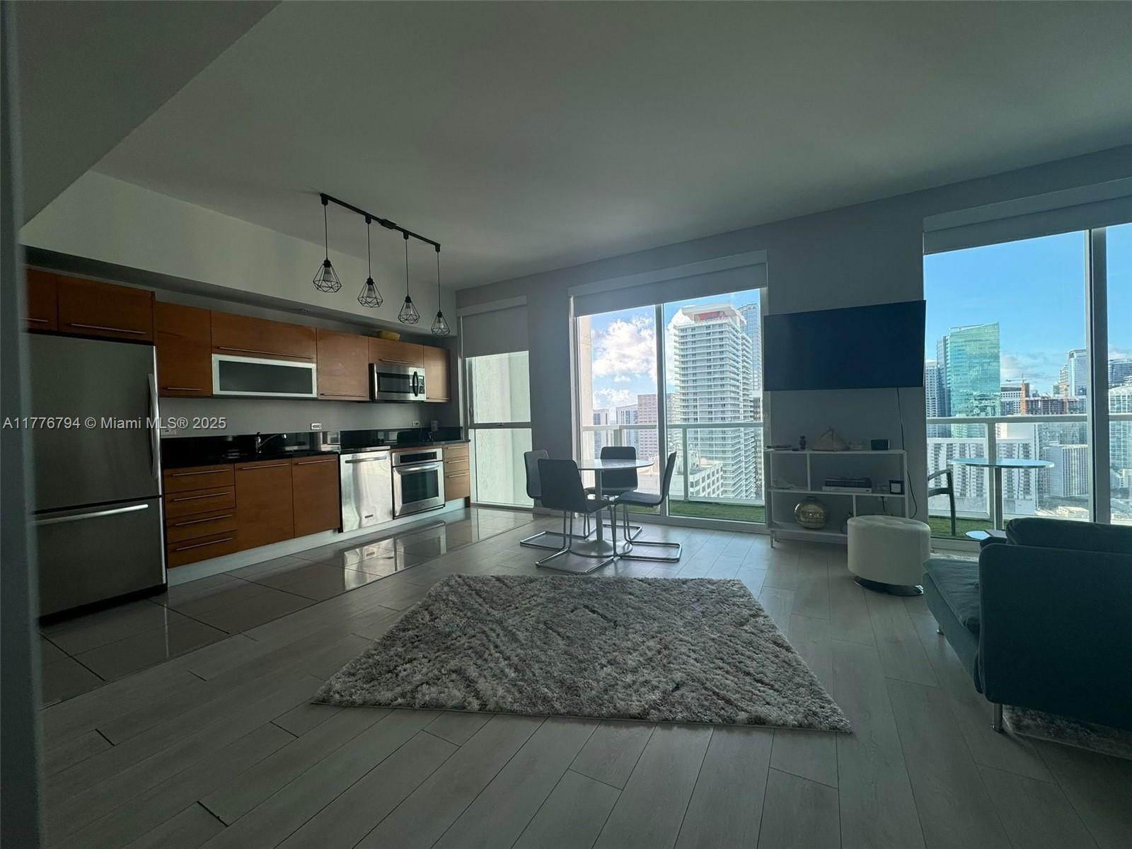 VIZCAYNE NORTH CONDO - Residential Lease