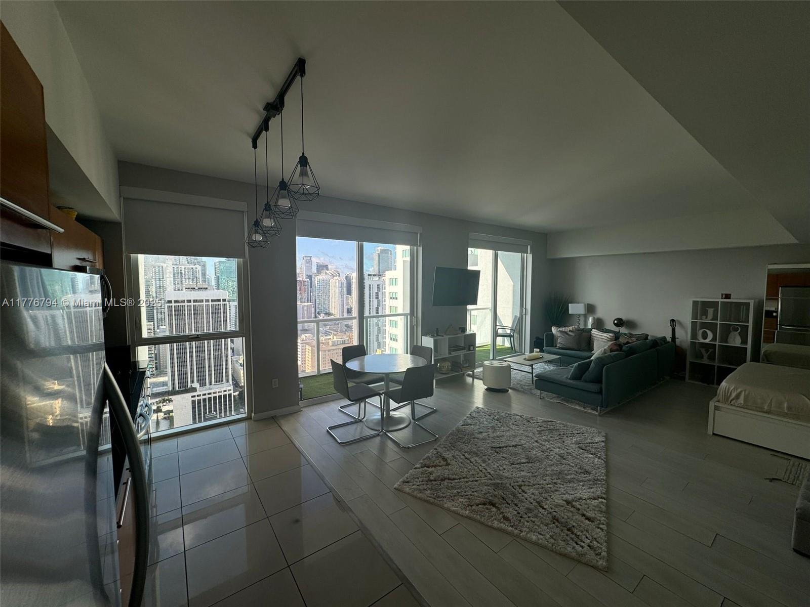 VIZCAYNE NORTH CONDO - Residential Lease