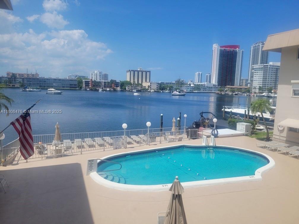 PARADISE HARBOUR APTS CO- - Residential