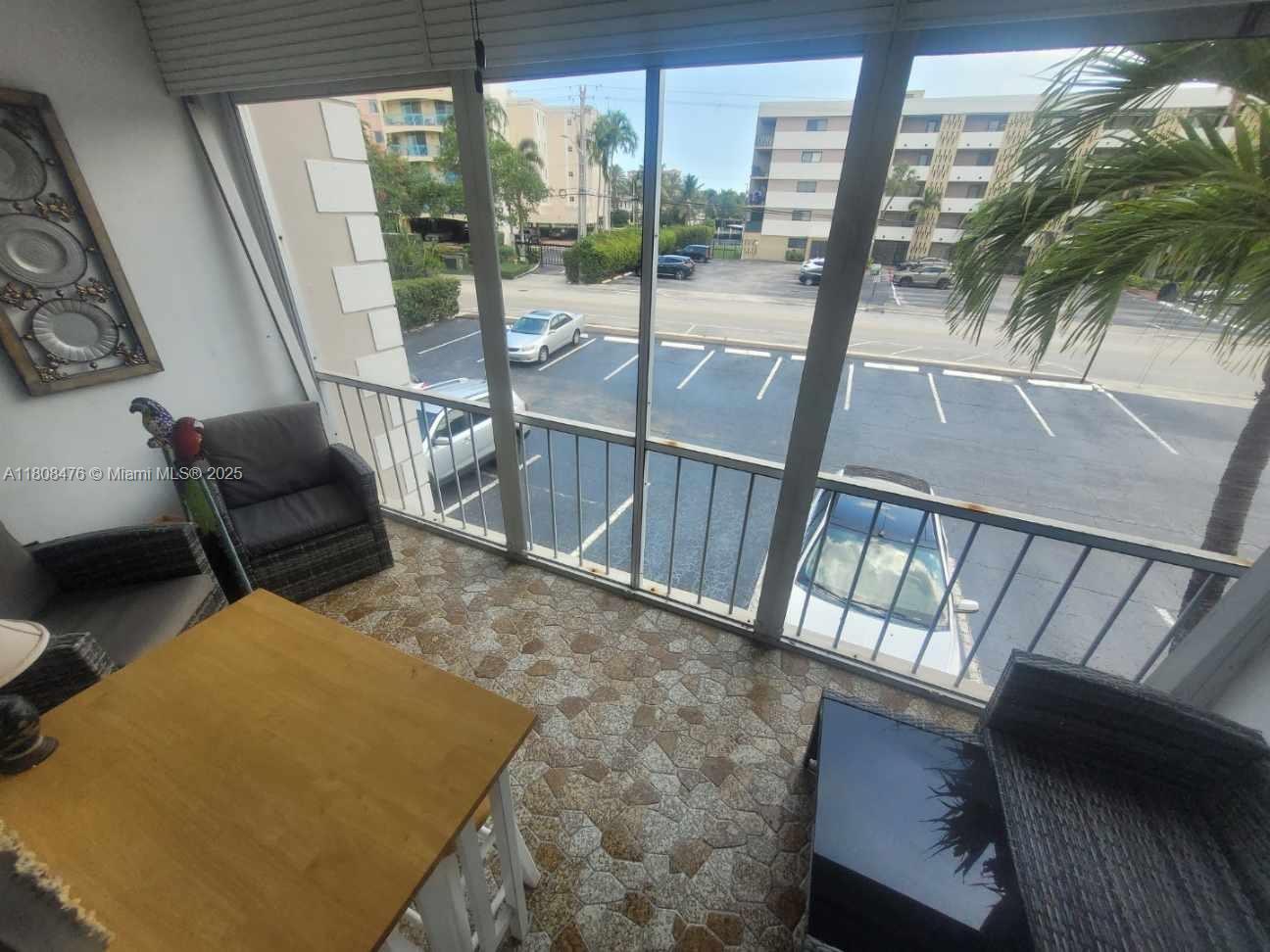 PARADISE HARBOUR APTS CO- - Residential