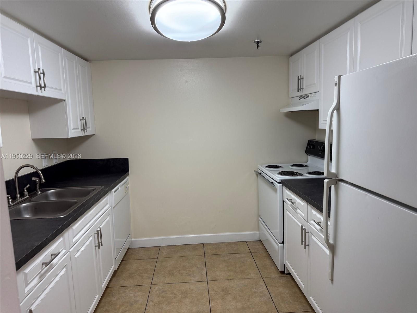 915 NW 1st Ave H0912