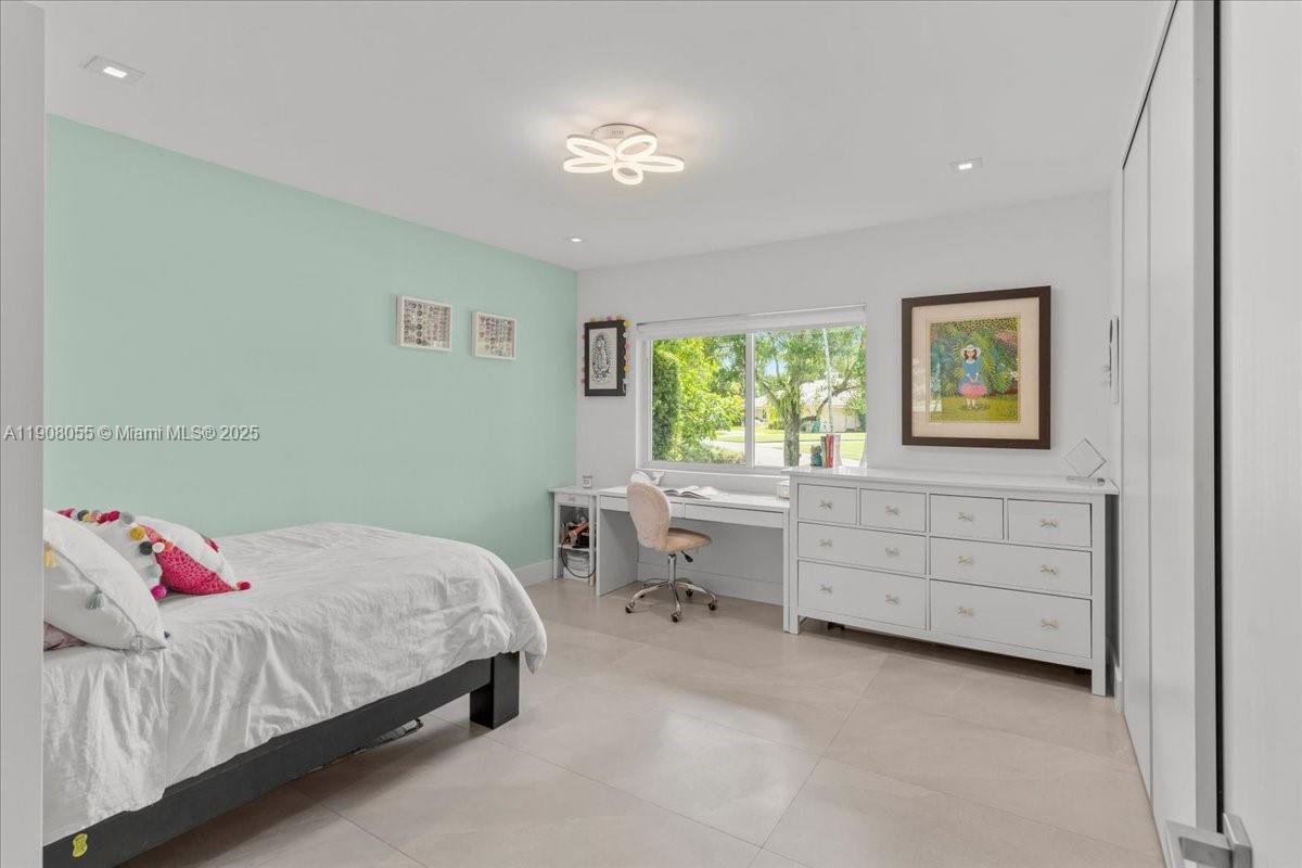 KENDALL EAST 1ST ADDN - Residential