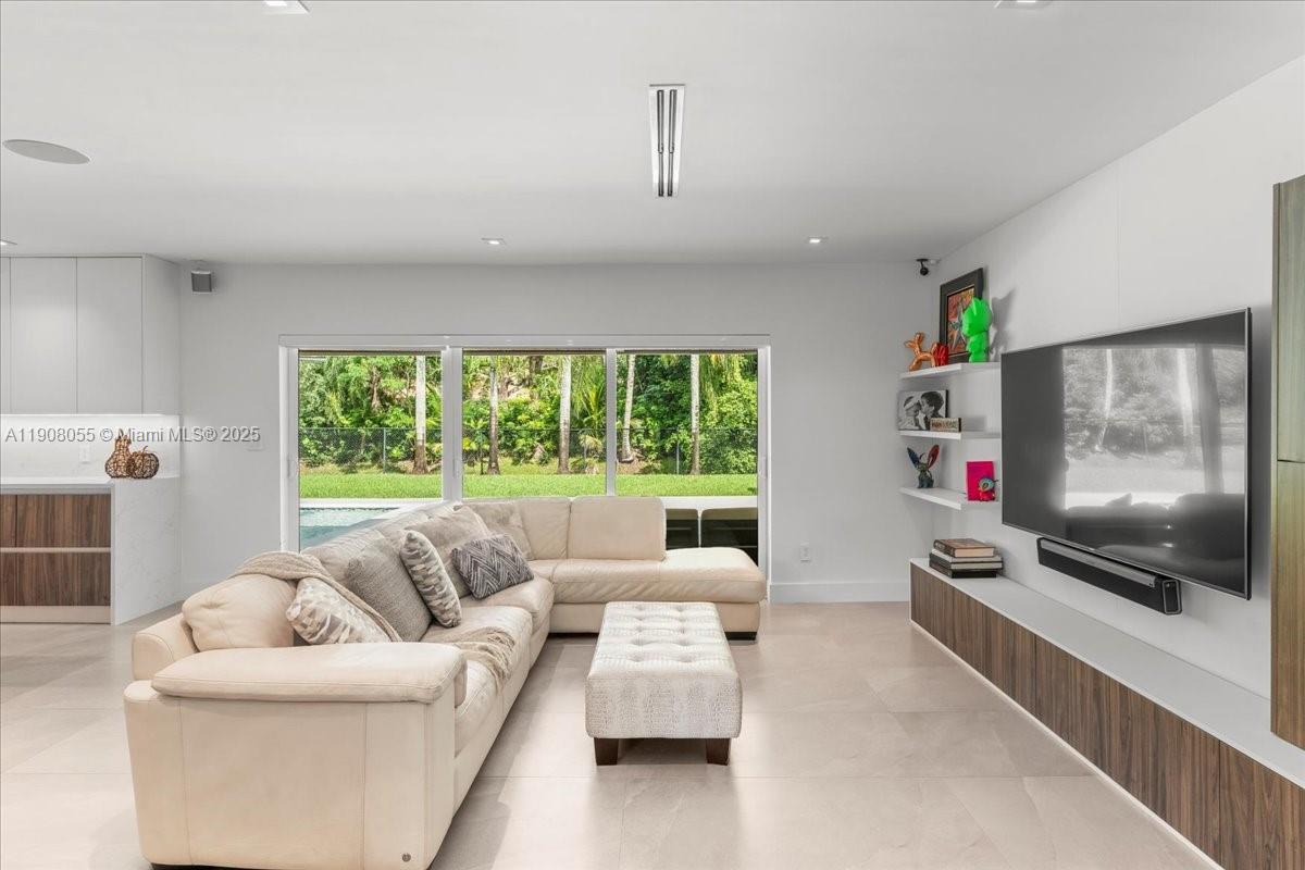 KENDALL EAST 1ST ADDN - Residential