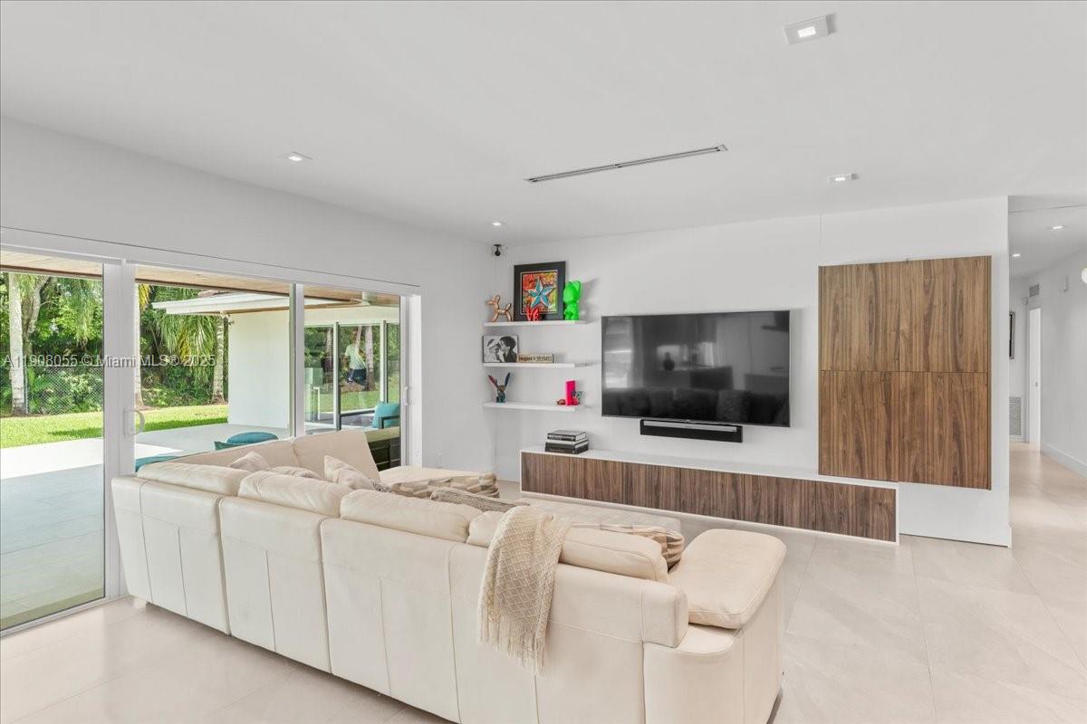 KENDALL EAST 1ST ADDN - Residential