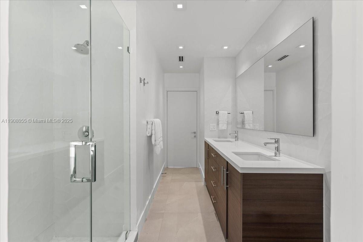 KENDALL EAST 1ST ADDN - Residential