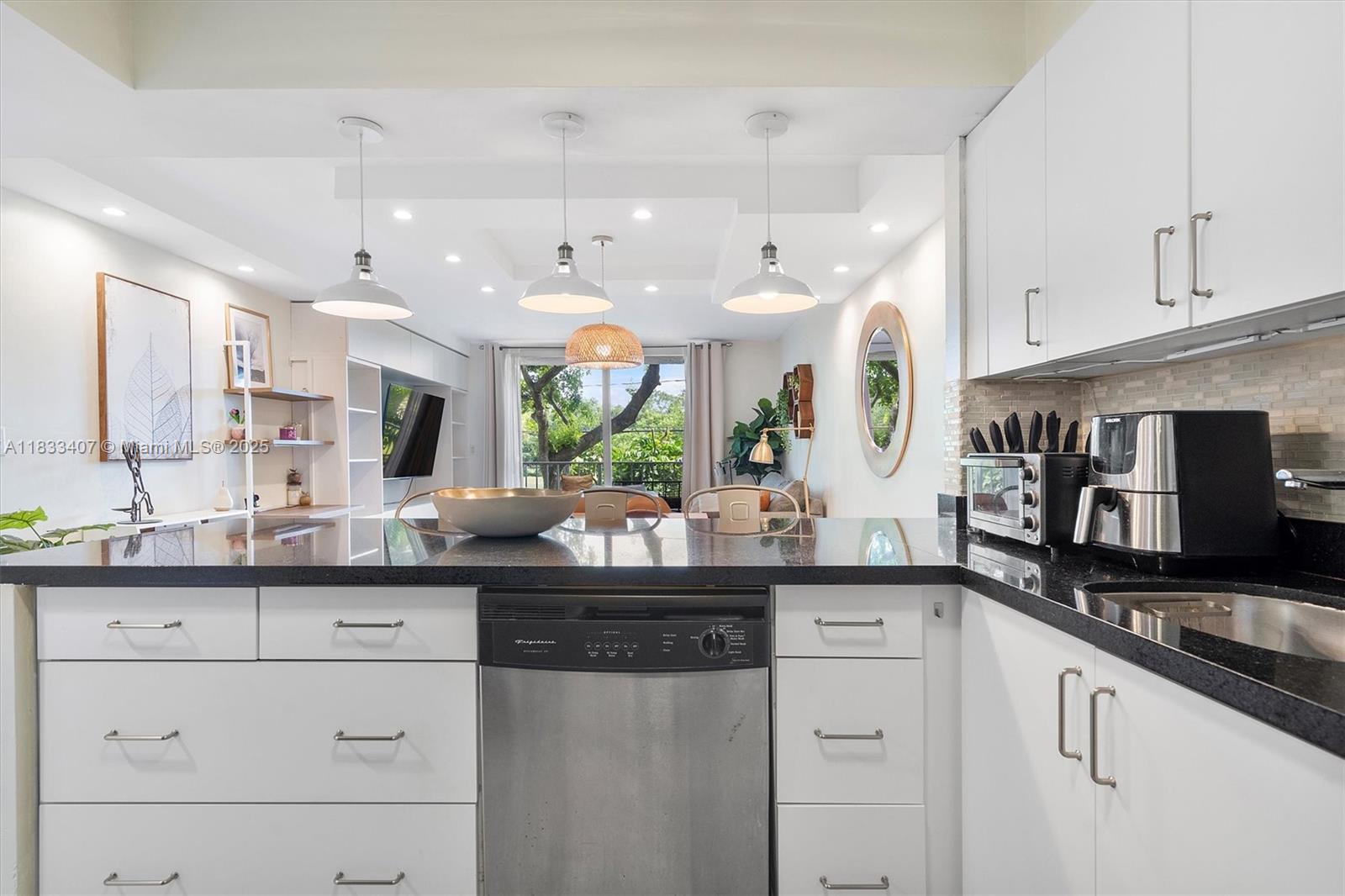 NIRVANA CONDO NO FIVE CON - Residential