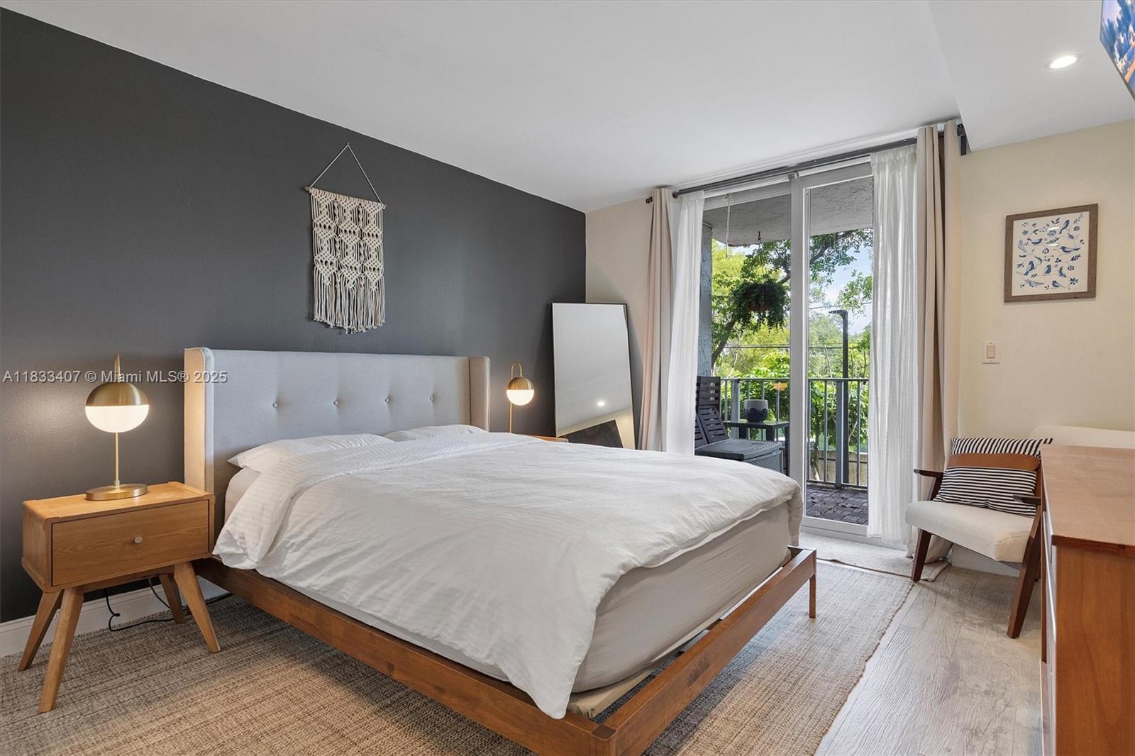 NIRVANA CONDO NO FIVE CON - Residential