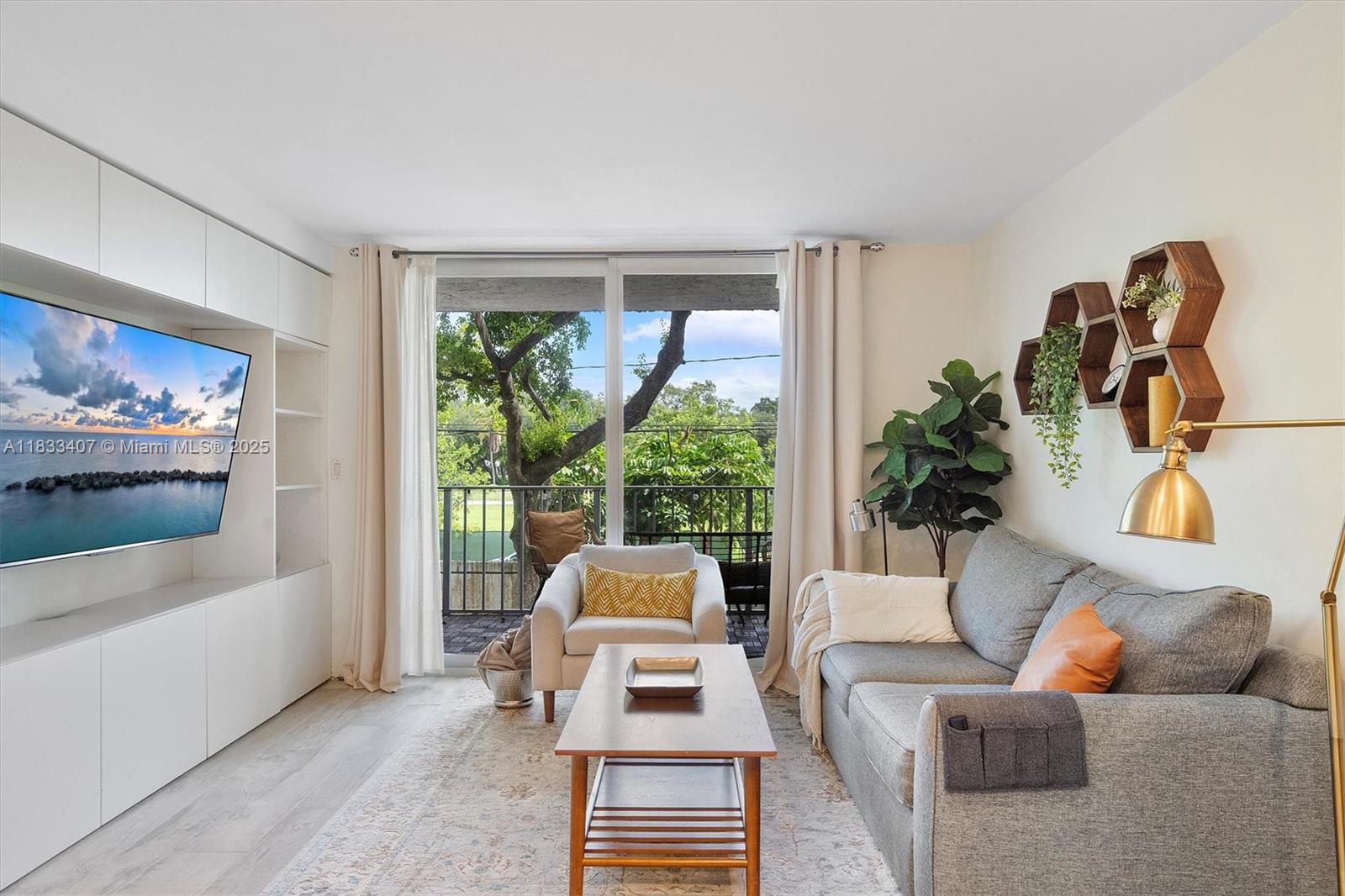 NIRVANA CONDO NO FIVE CON - Residential